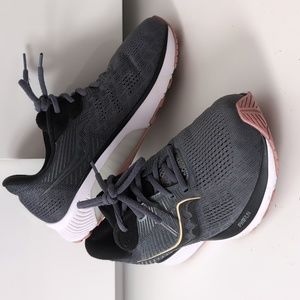 Saucony Women's PWRUN Guide 14 Gray and Pink Running Sneaker Size 8.5